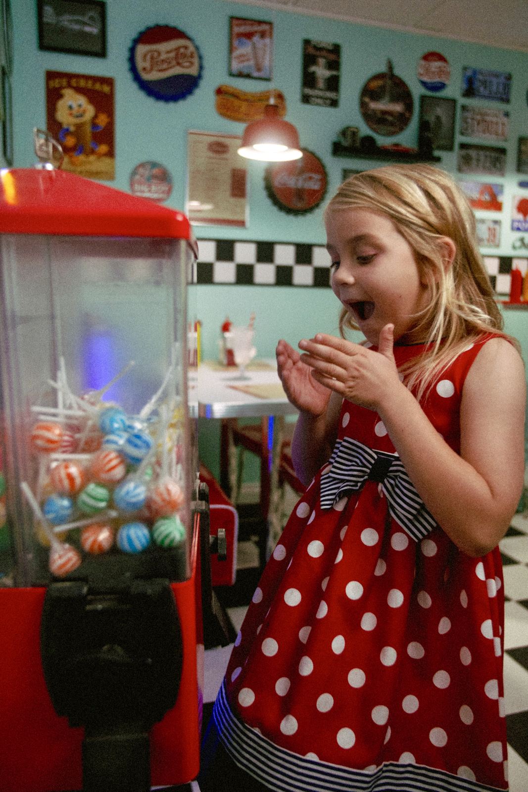 The diner set with jukebox and gumball machine