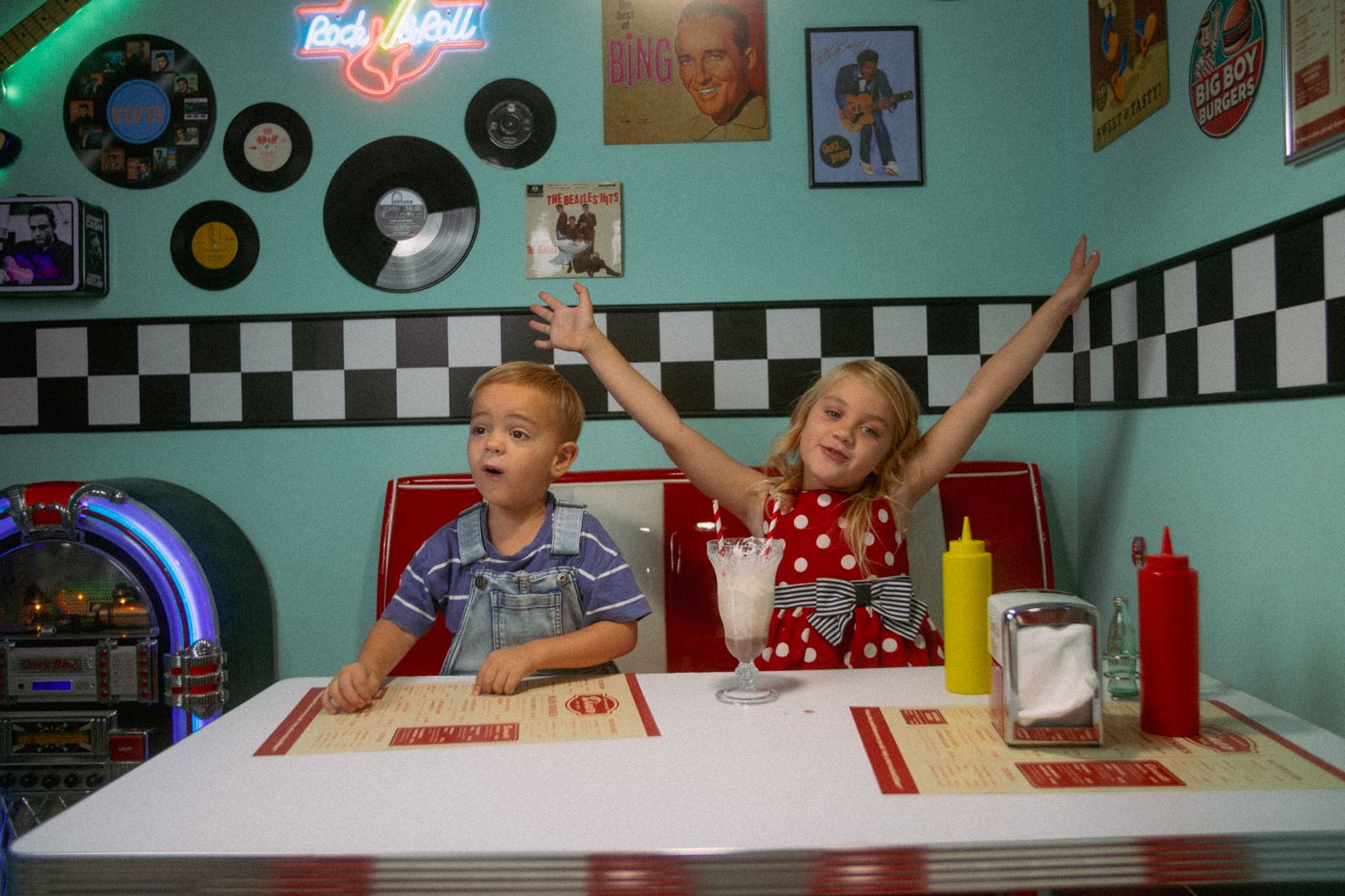 The vintage diner set